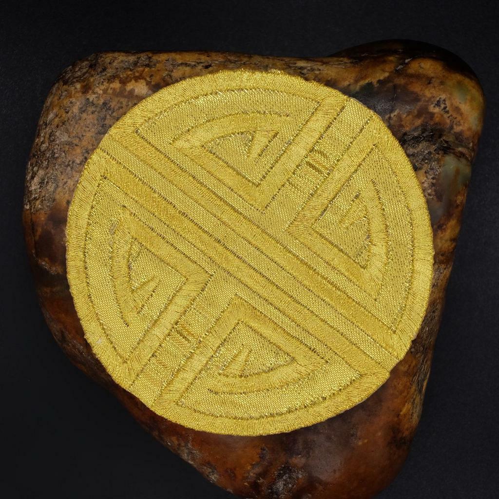 Нашивка круглая "Шоу" золотая