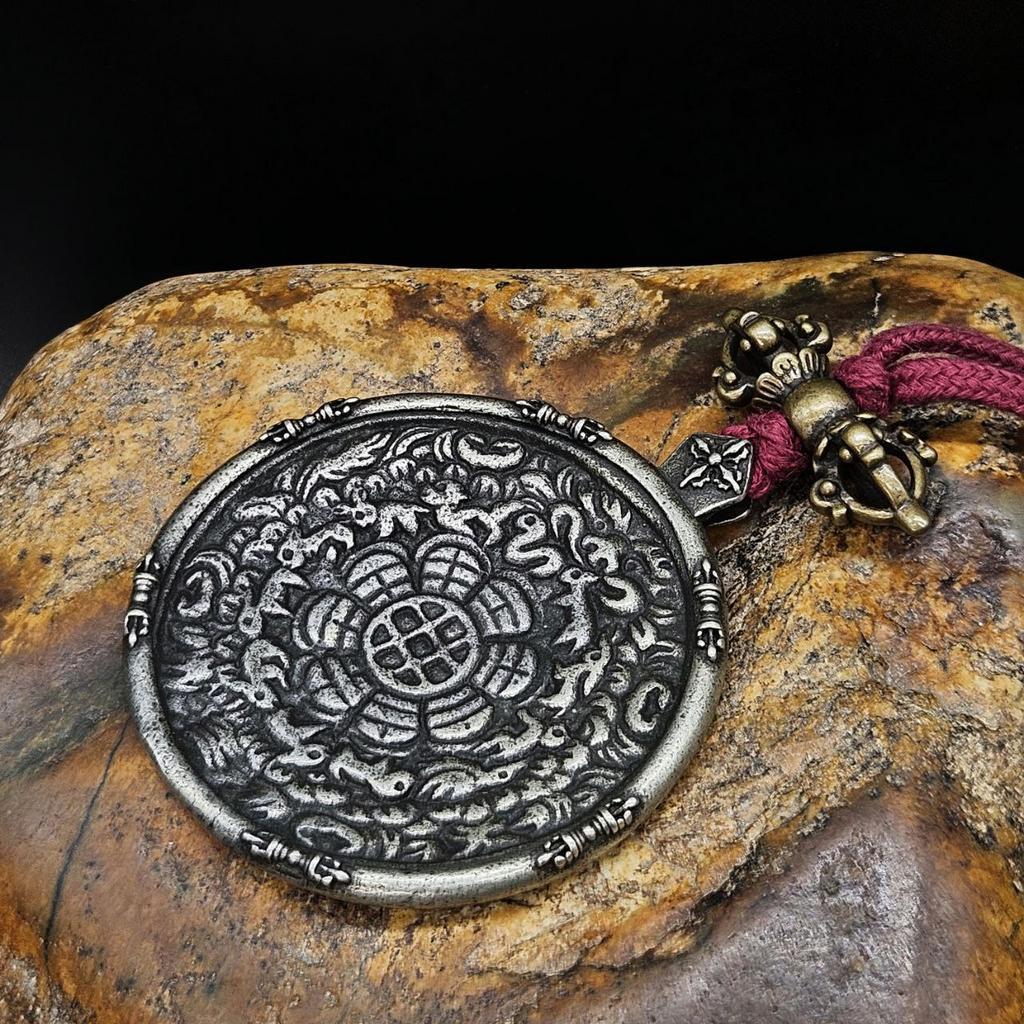 Мелонг с ваджрами