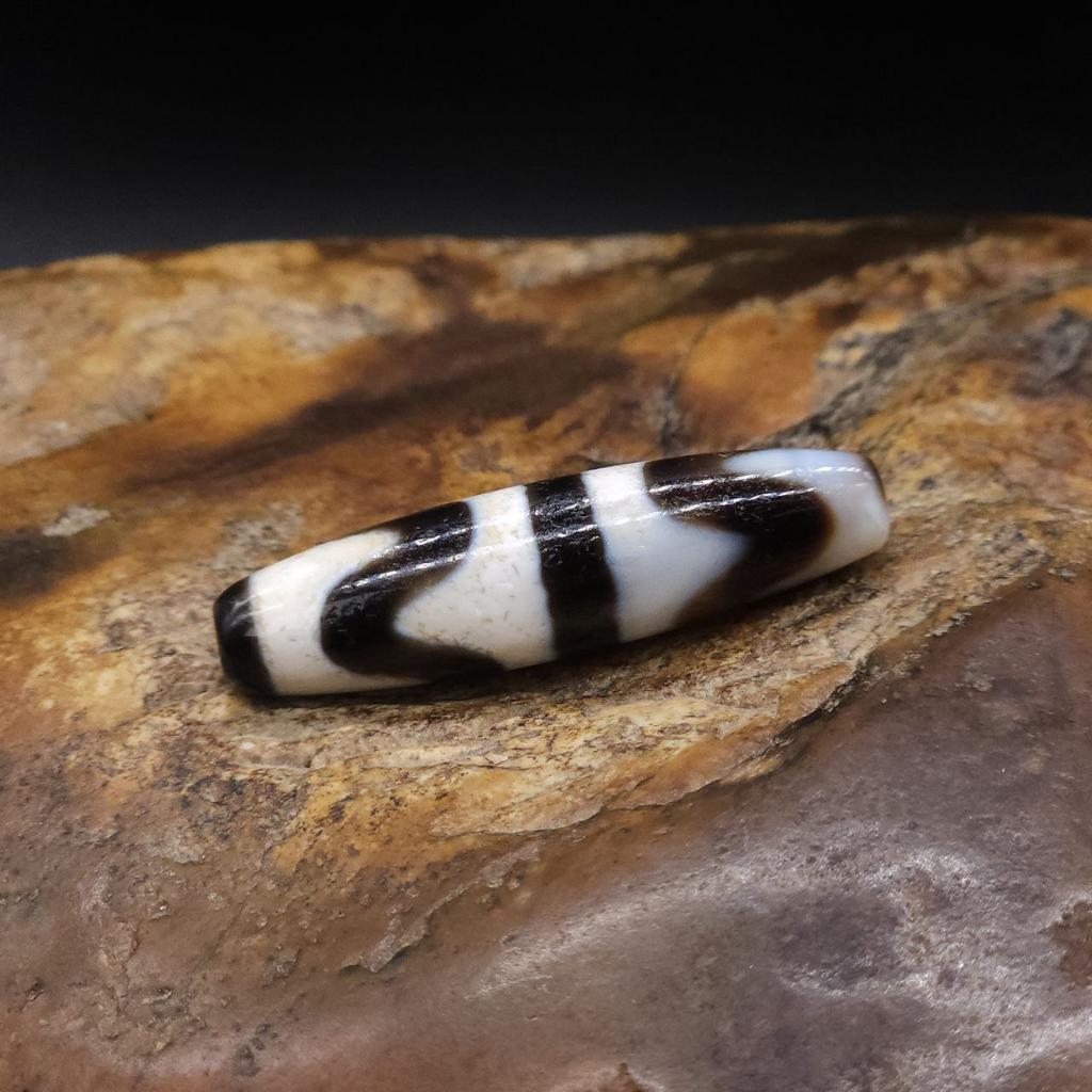 Бусина Дзи Двойные Зубы Тигра N°96