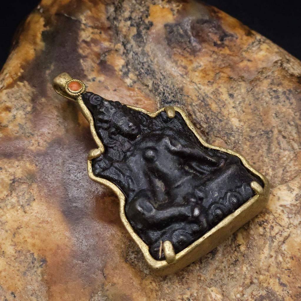 Подвеска Авалокитешвара