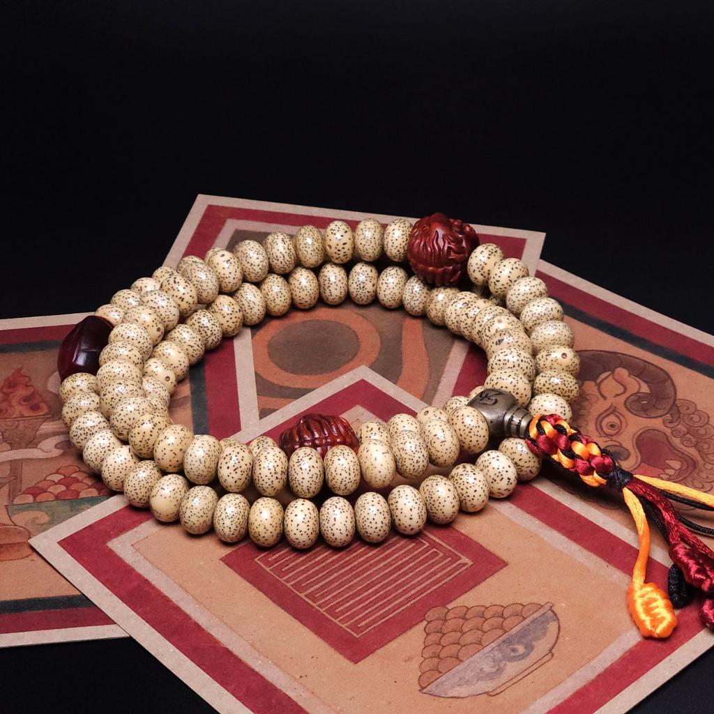 Чётки 108 бусин из корня лотоса с защитниками