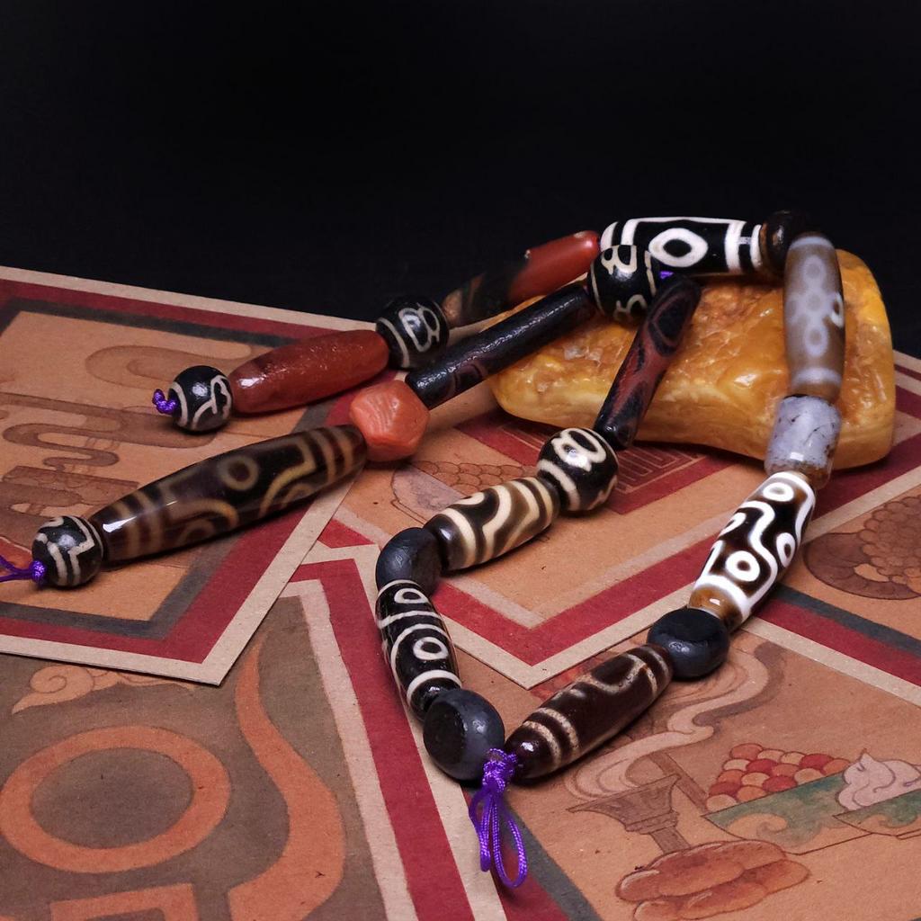 Набор бусин Дзи (22 штуки)