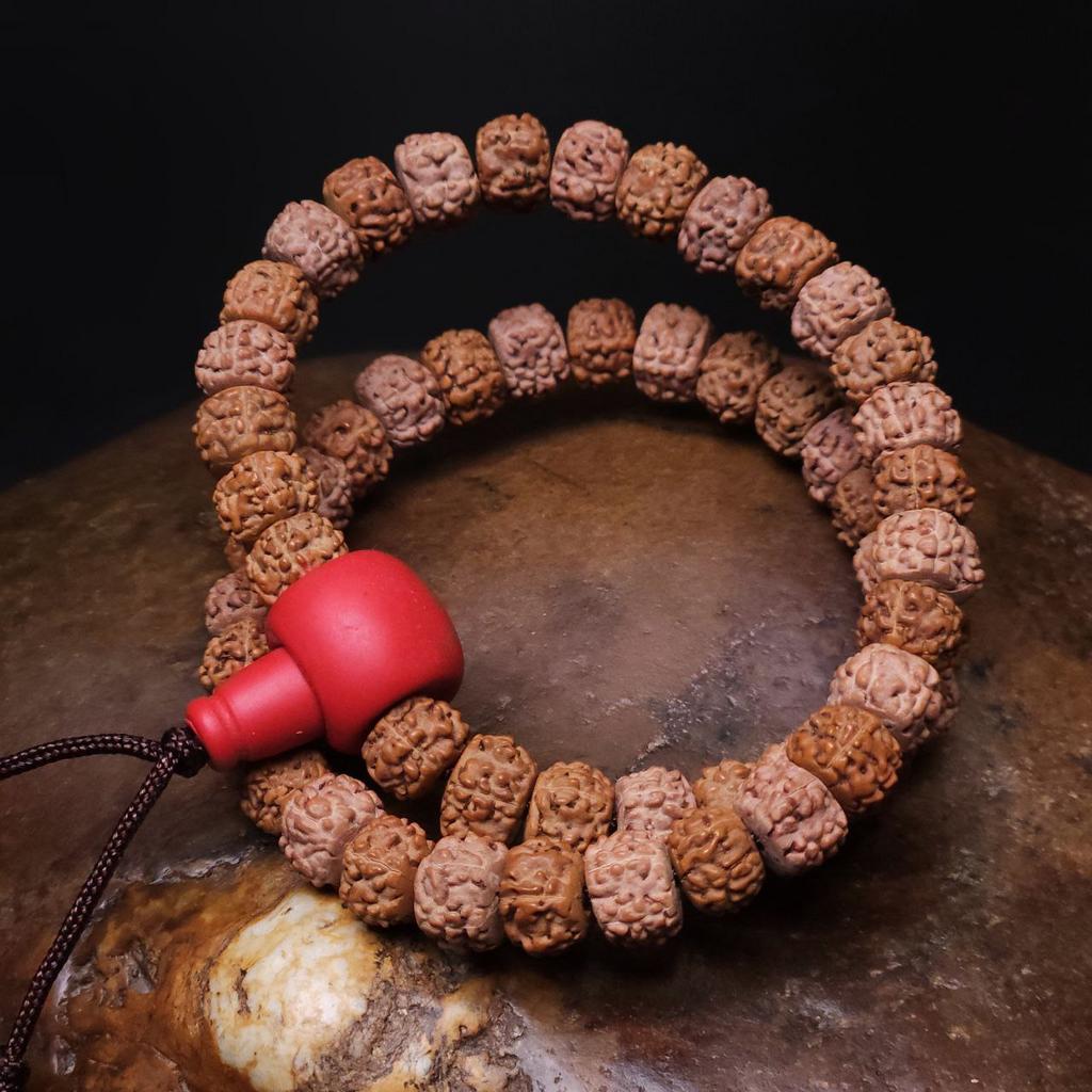 Четки из мелкой рудракши