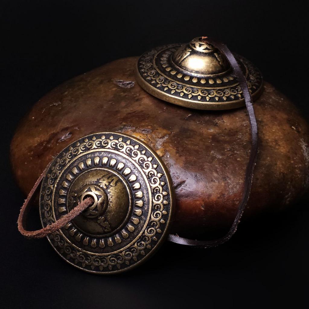 Караталы с орнаментом светлые