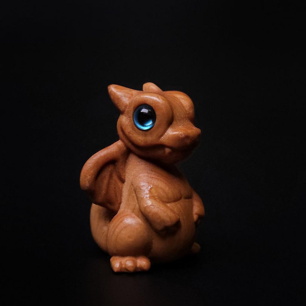 Фигурка из самшита Дракончик