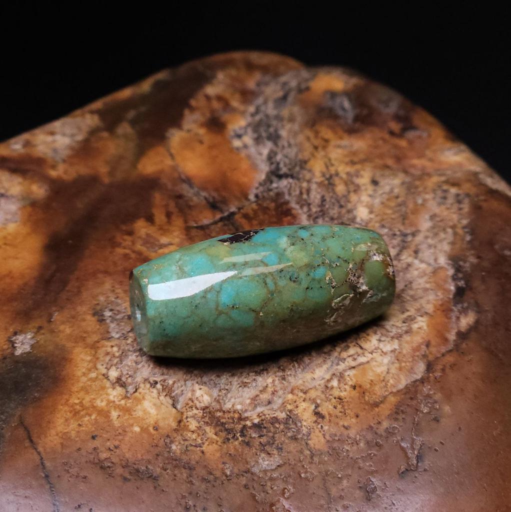 Бусина из бирюзы