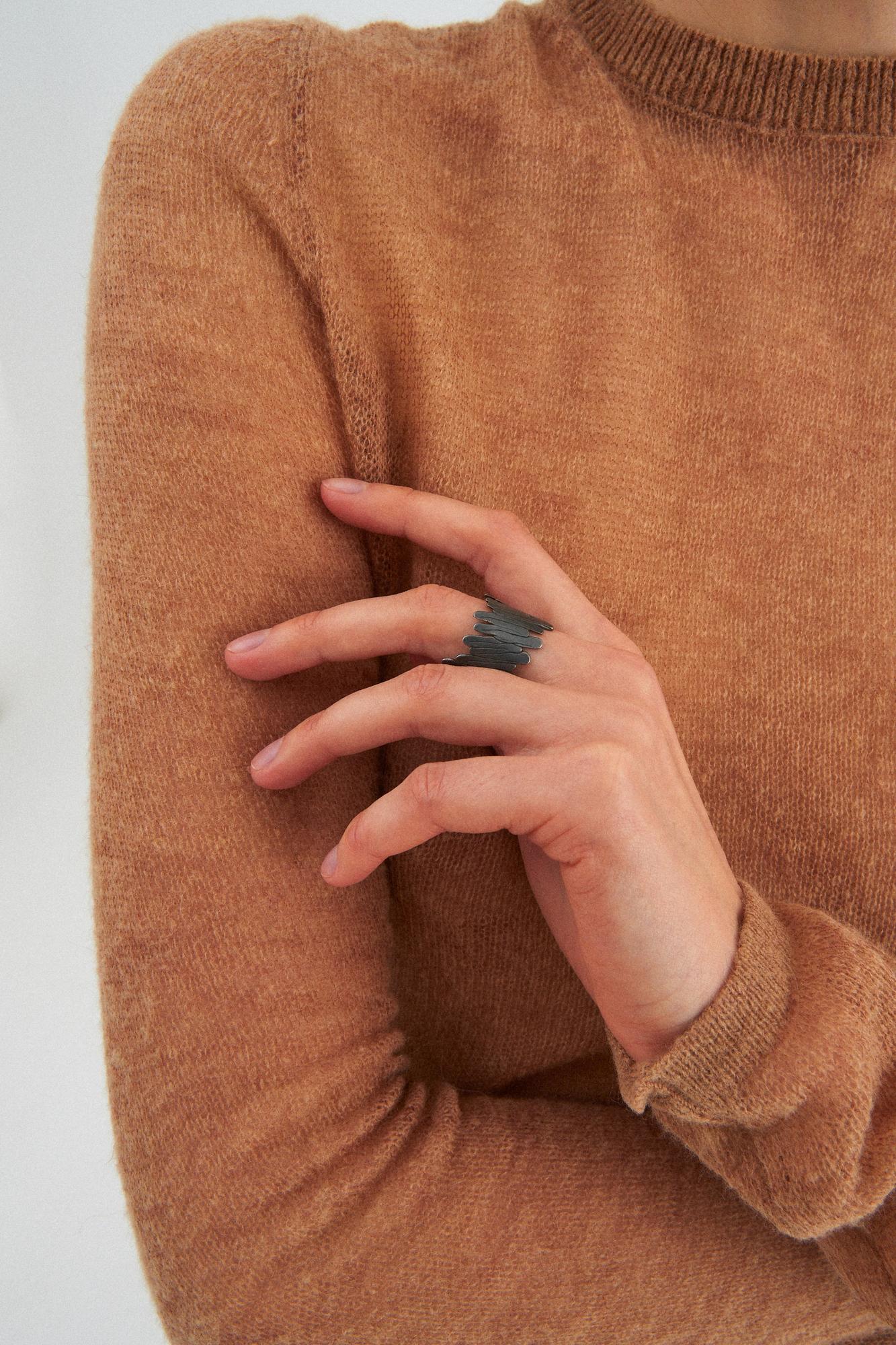 Burcu Büyükünal Кольцо Wandering Line