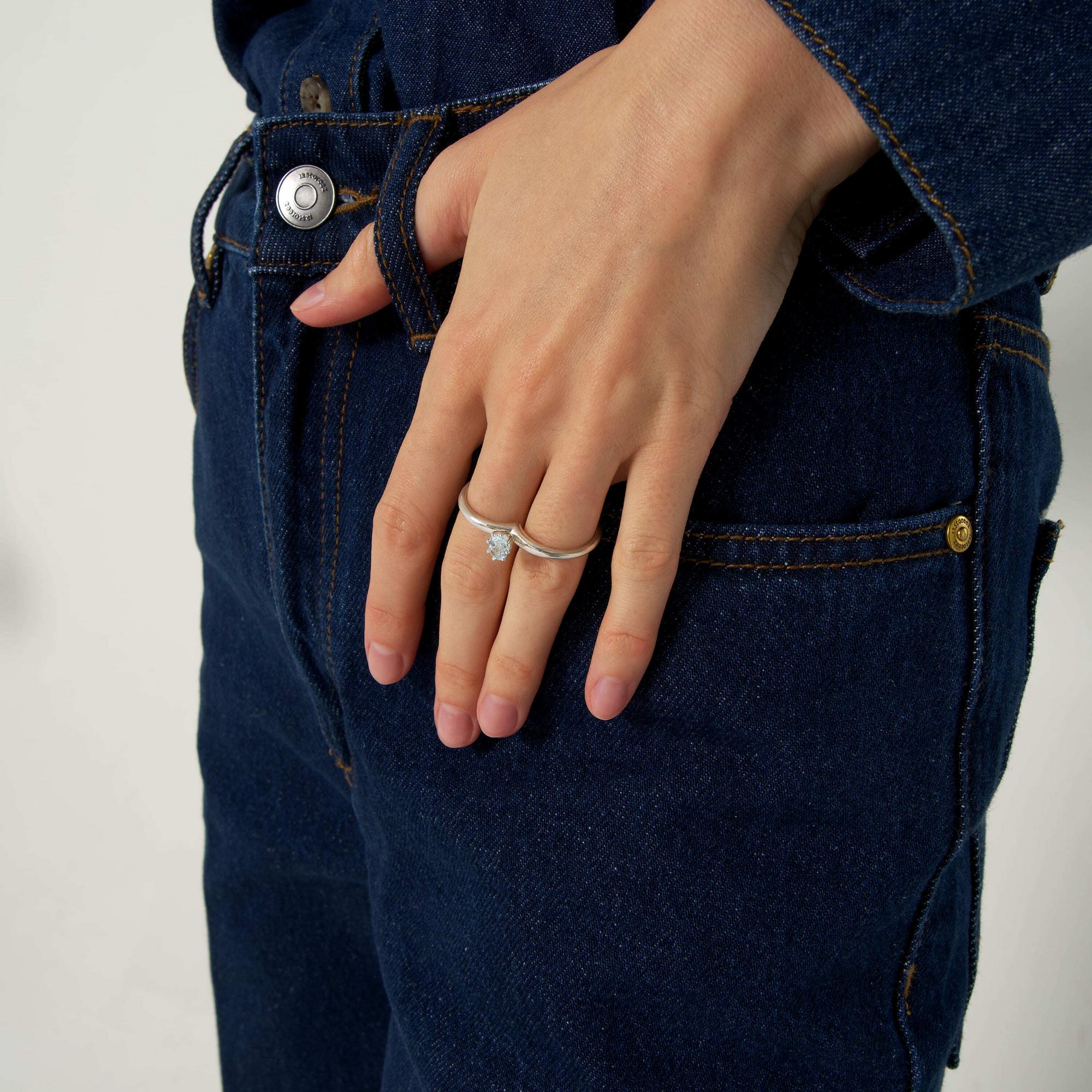 MA Двойное кольцо с голубым топазом