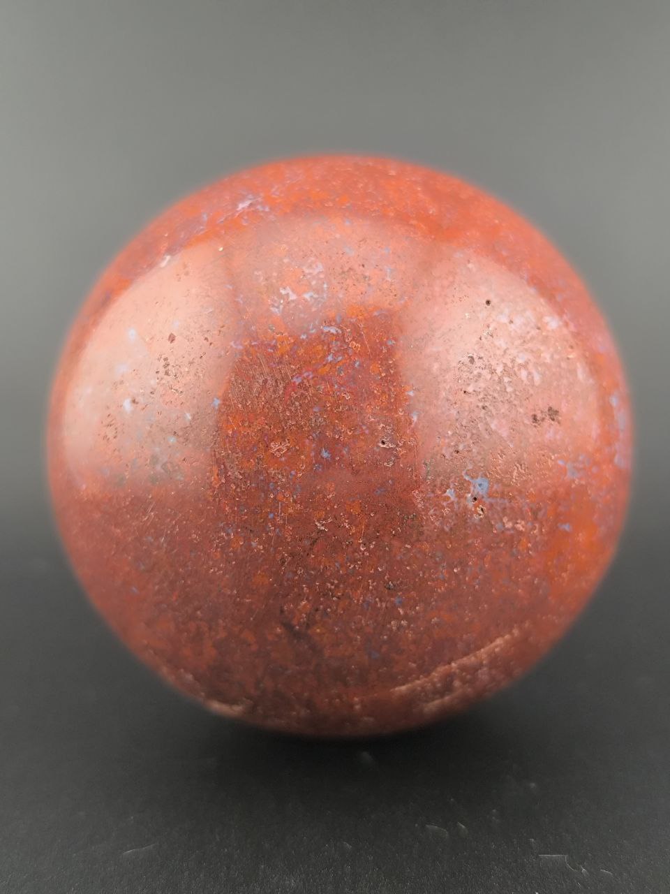 Шар из красной яшмы, Индонезия