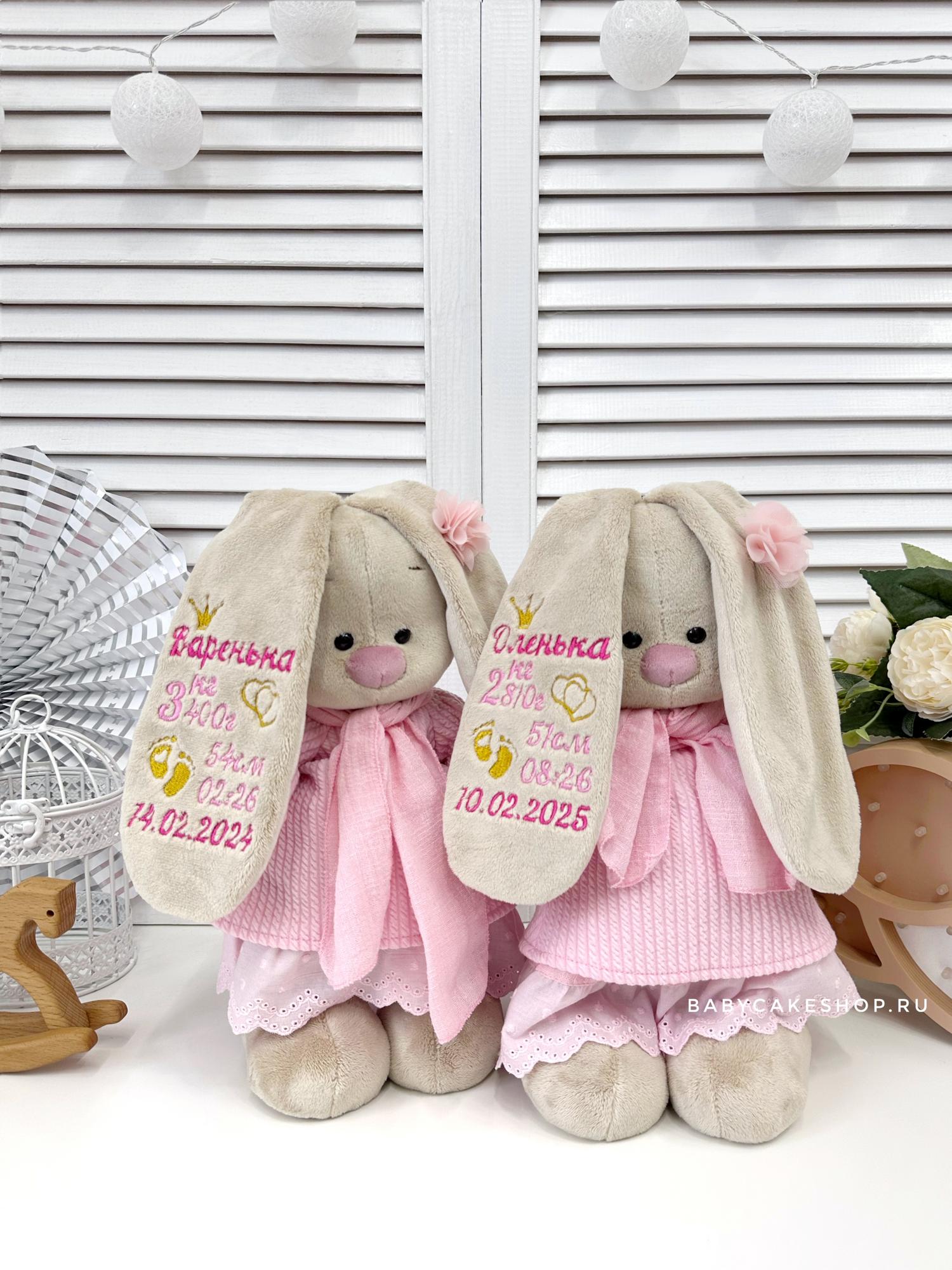 Именная игрушка с вышивкой имени и метрикой «Зайка Ми в розовом»