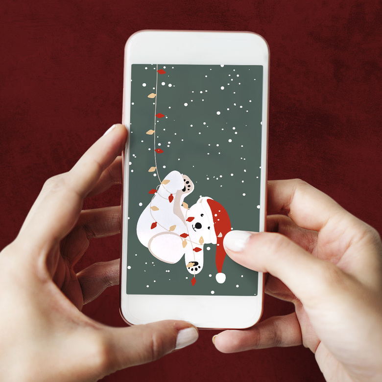 Заставка на телефон "Новогодний медвежонок"