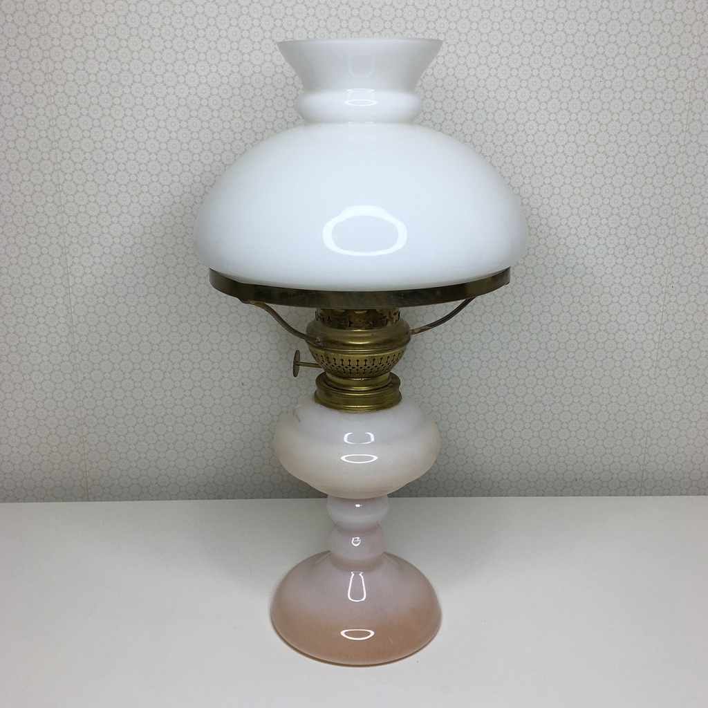 Керосиновая лампа Германия середина 20 века молочное стекло