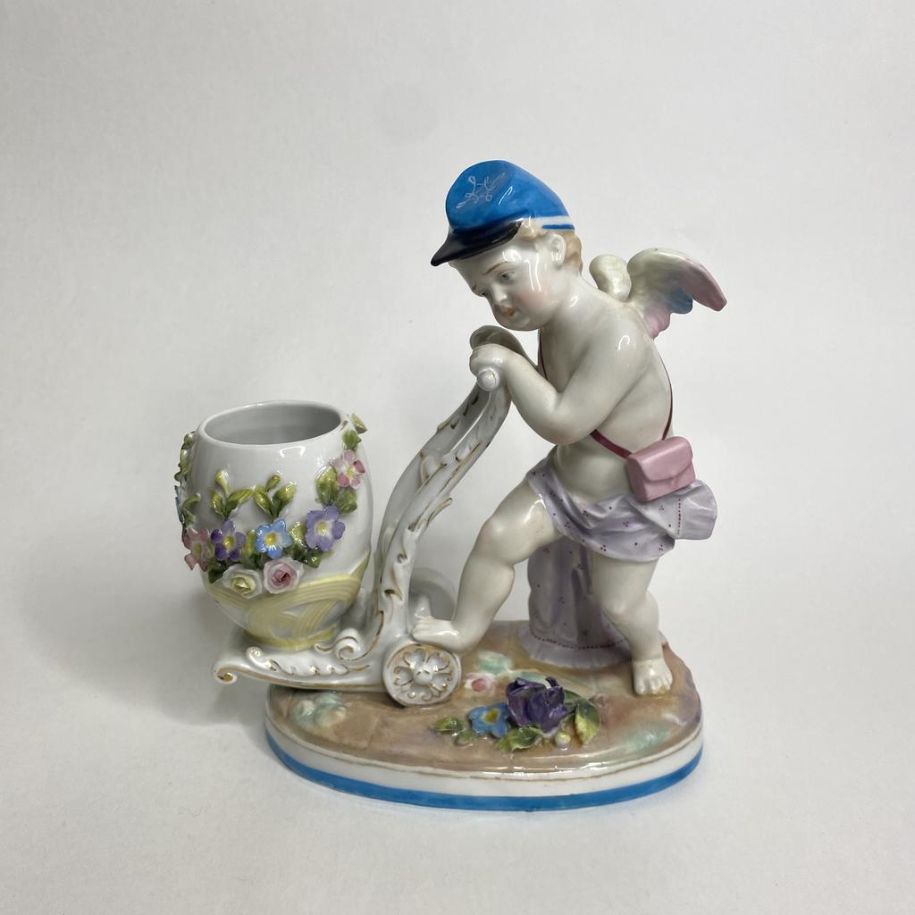 Антикварная фигура «Путти с тележкой» Арт 344