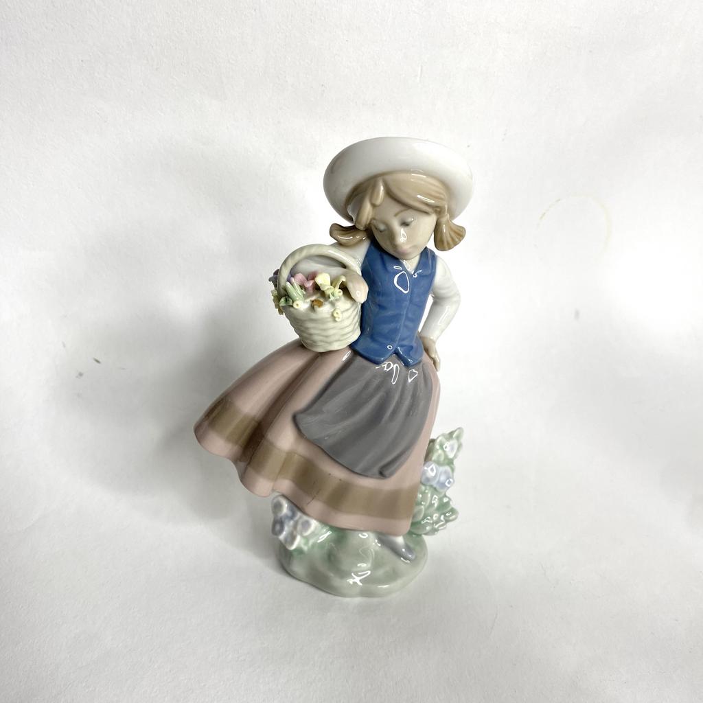 ✨Коллекционная фарфоровая статуэтка «Сладкий аромат» Lladro Арт 2612