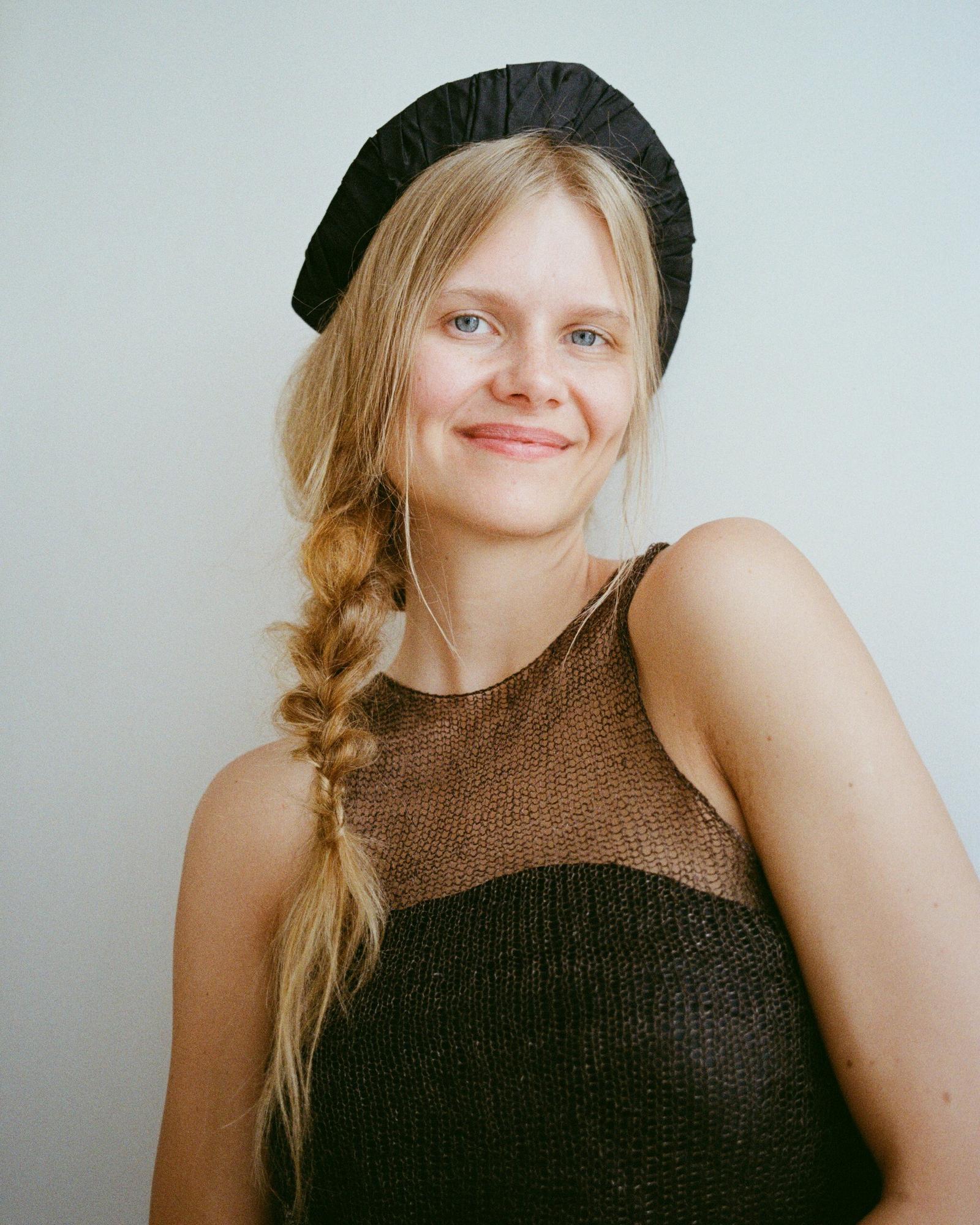 Топ вязаный темный