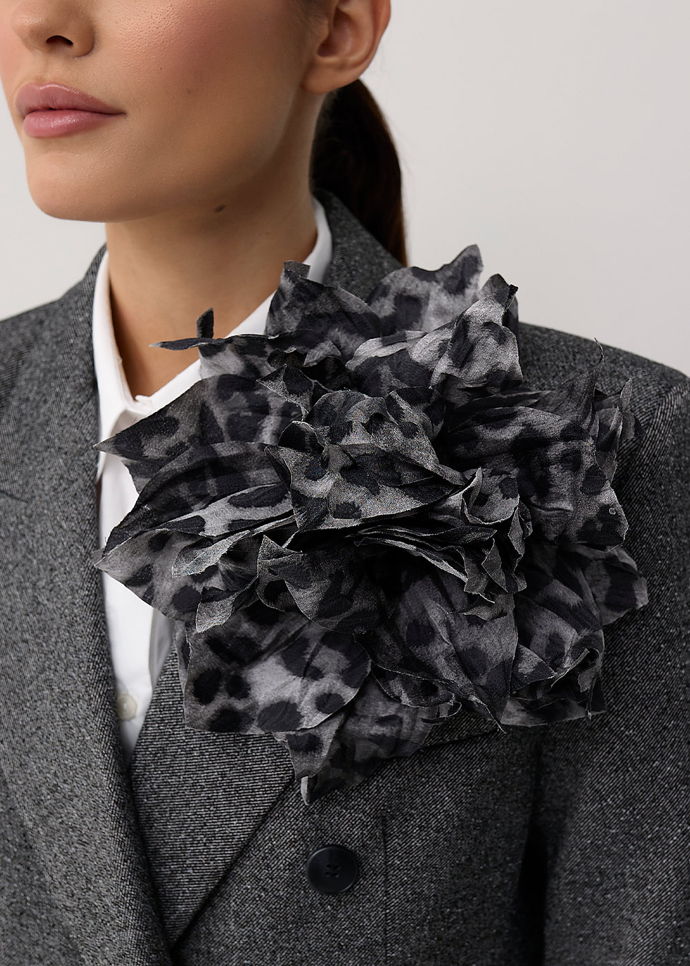 Peony, gray leopard