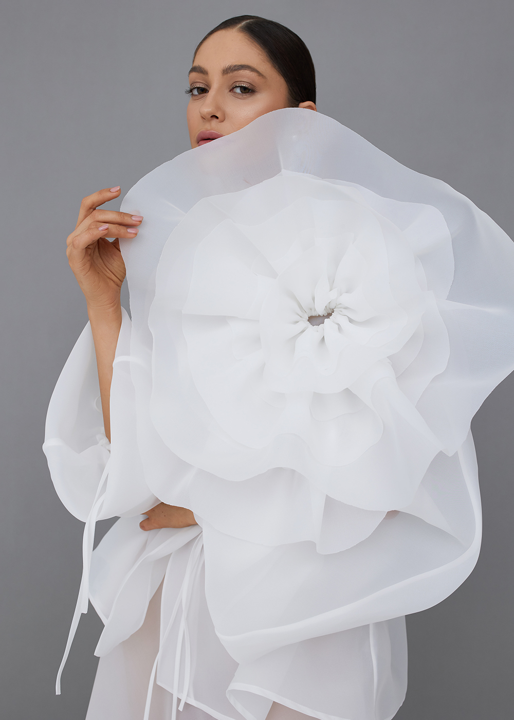 Brooch-transformer of organza, milky