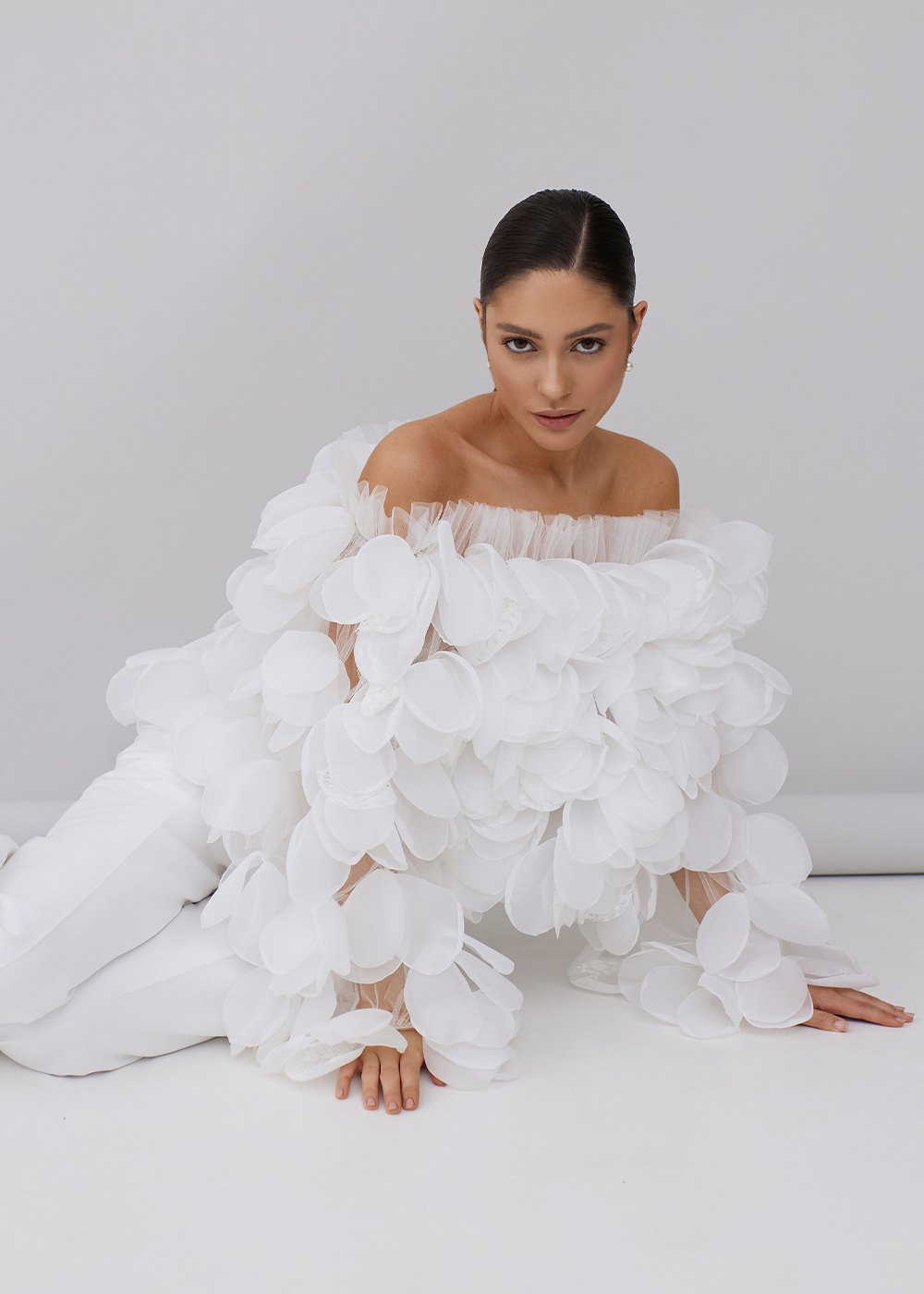 Blouse with petals milky