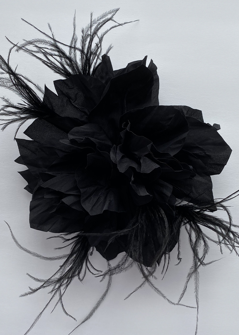Peony with feathers 20cm, black