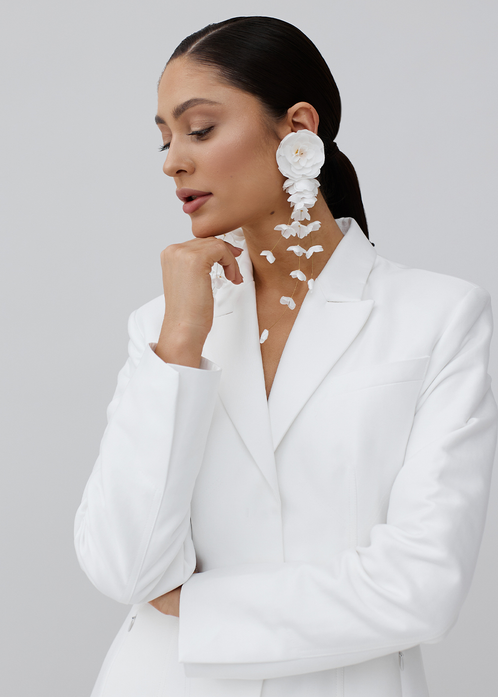 Earrings-bunch trio, milky