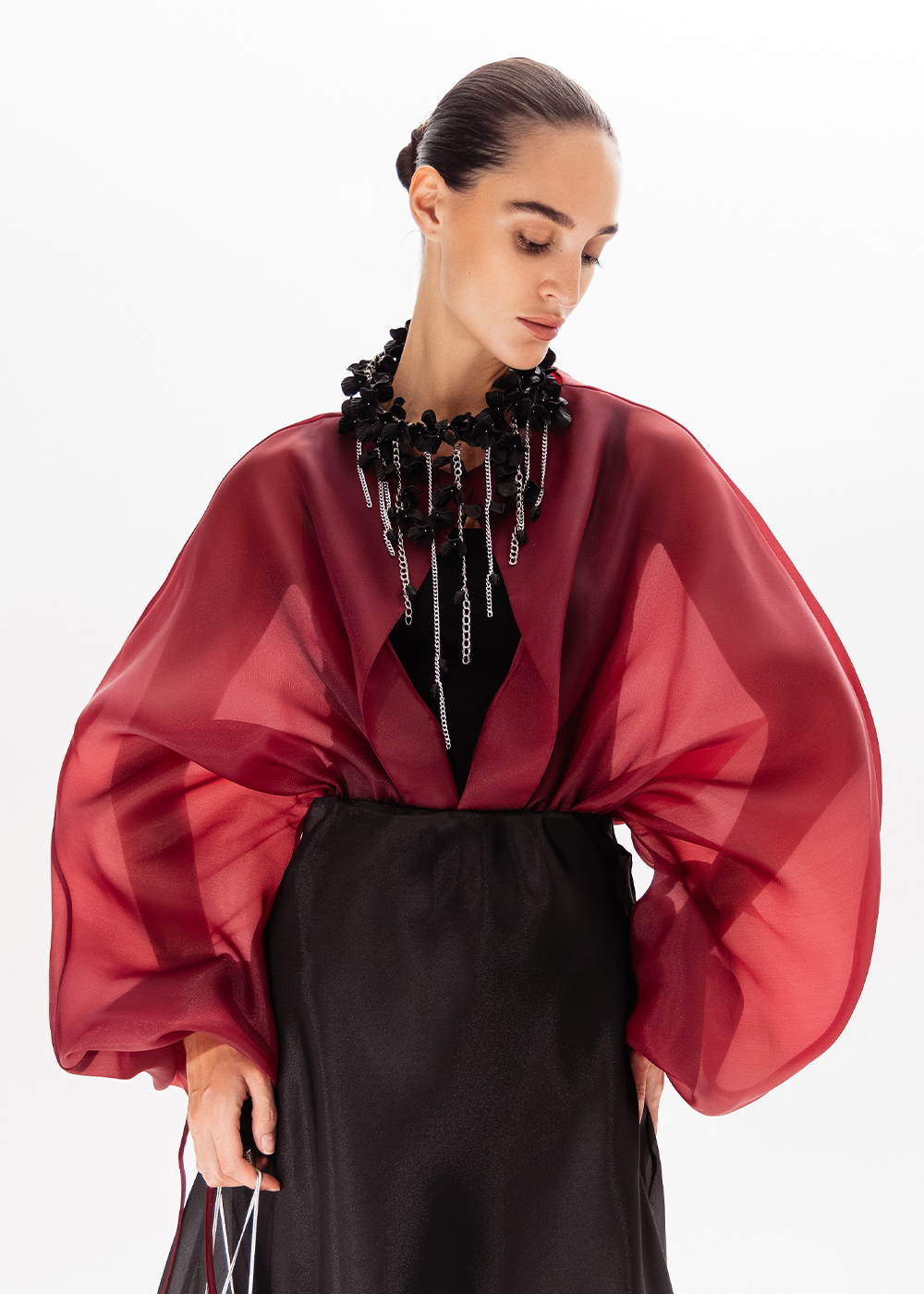 Necklace with flowers, black