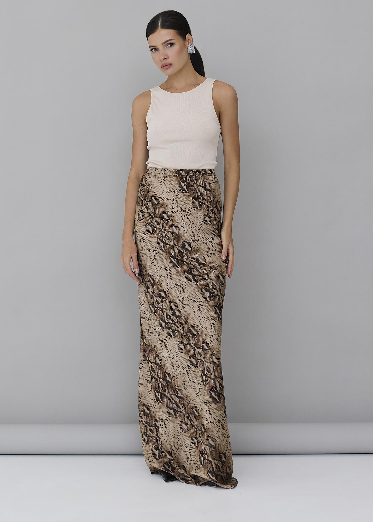 Skirt snake