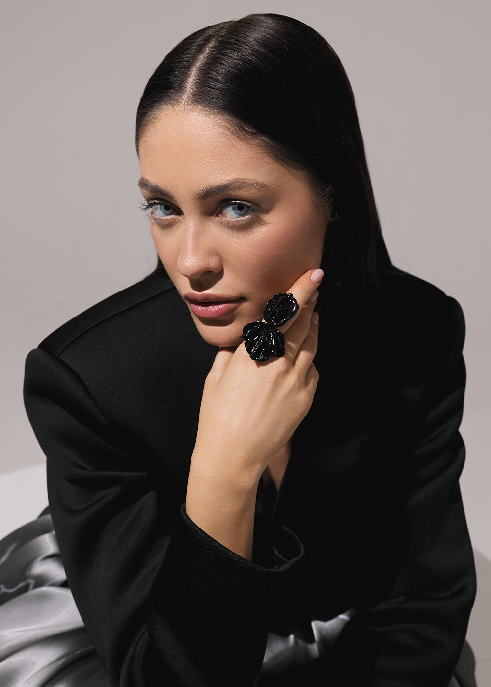 Ring iris, black
