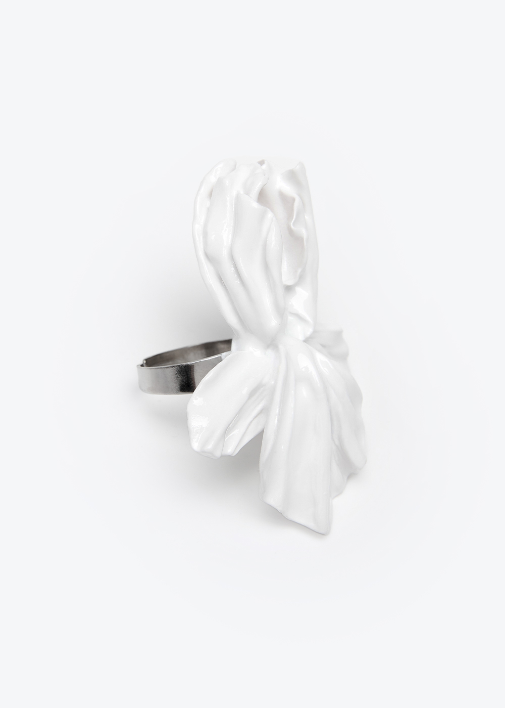 Ring iris, milky