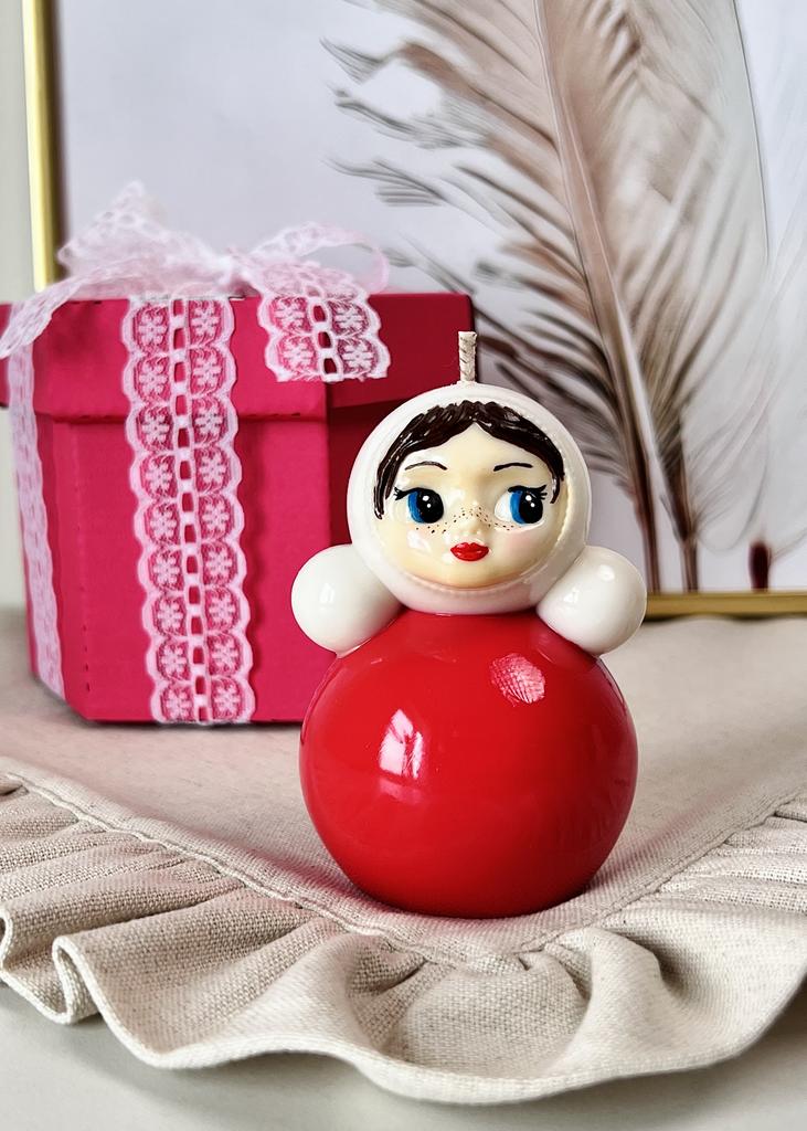 Свеча Неваляшка красная