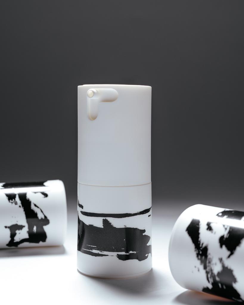 Ламеллярный крем для век с Ретиноатом. Идеал. 15 мл