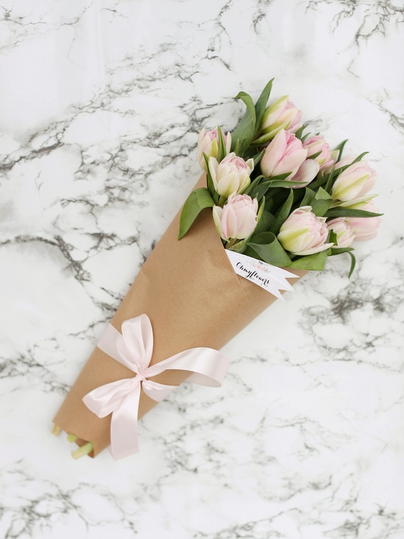 ПИОНОВИДНЫЕ ТЮЛЬПАНЫ В КРАФТЕ (11 шт)