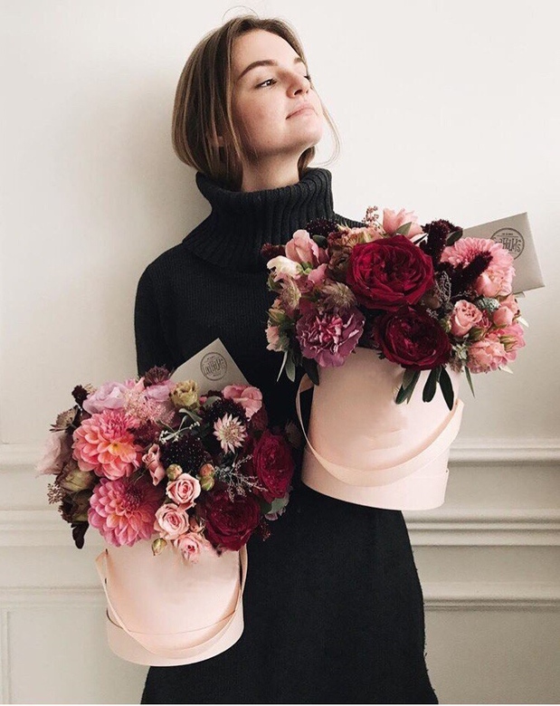 КОМПОЗИЦИЯ В ШЛЯПНОЙ КОРОБКЕ (М)