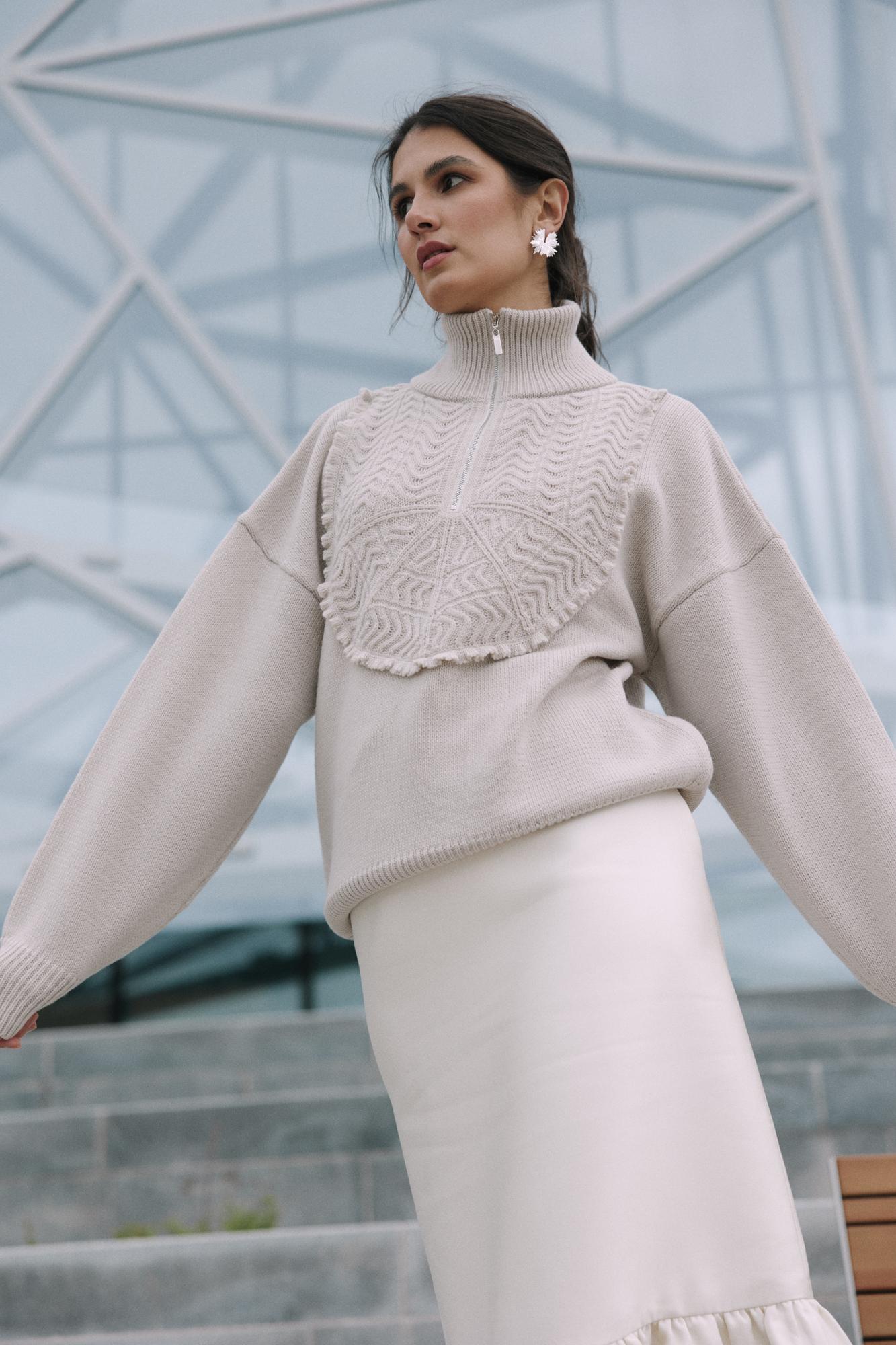 Свитер с молнией "Изю" жемчужный