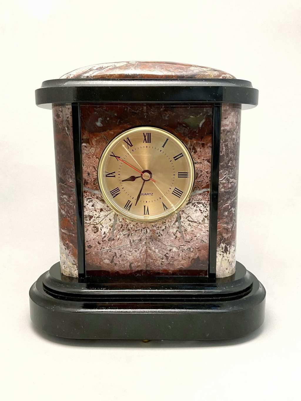 Часы (яшма, долерит)