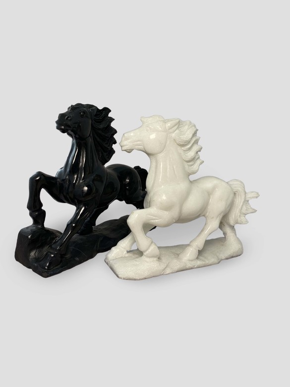 Скульптура "Конь" (мрамор)