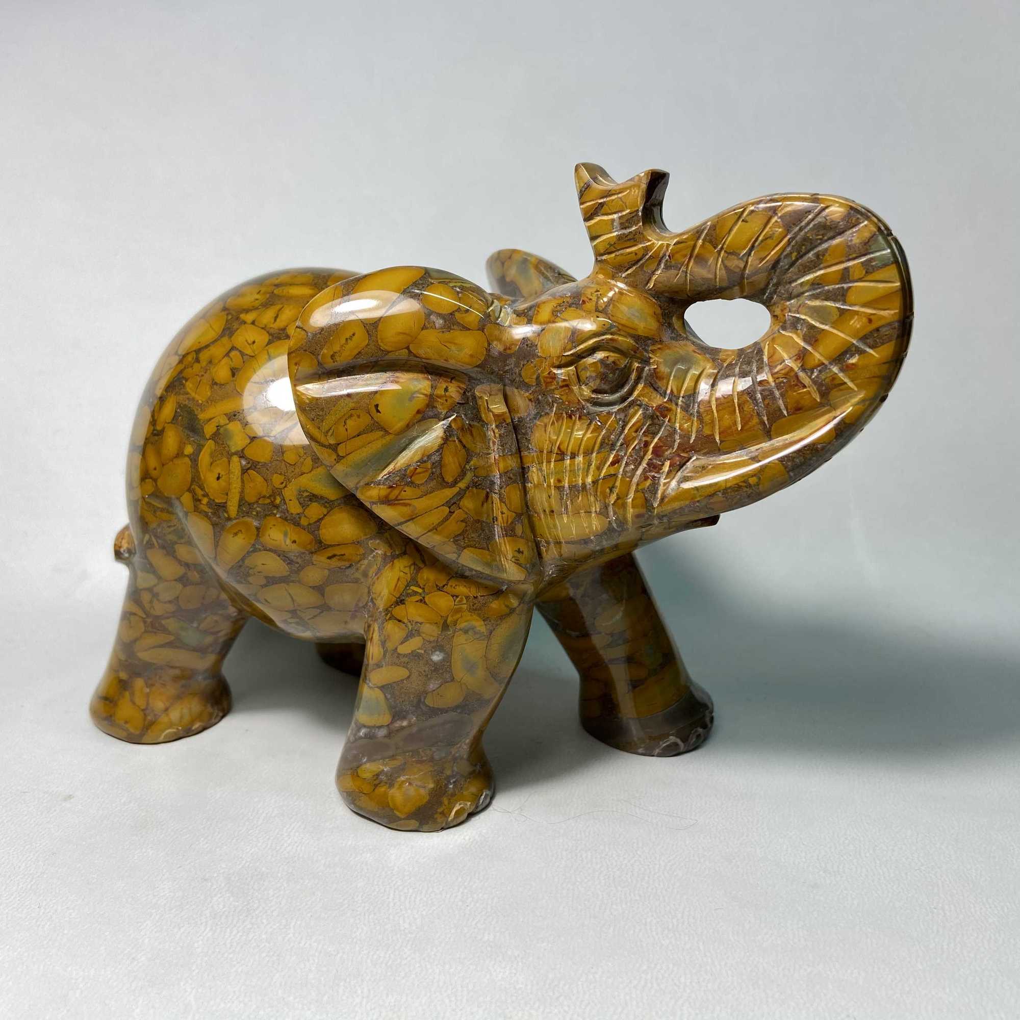 "Слон" (яшма бамбуковая)