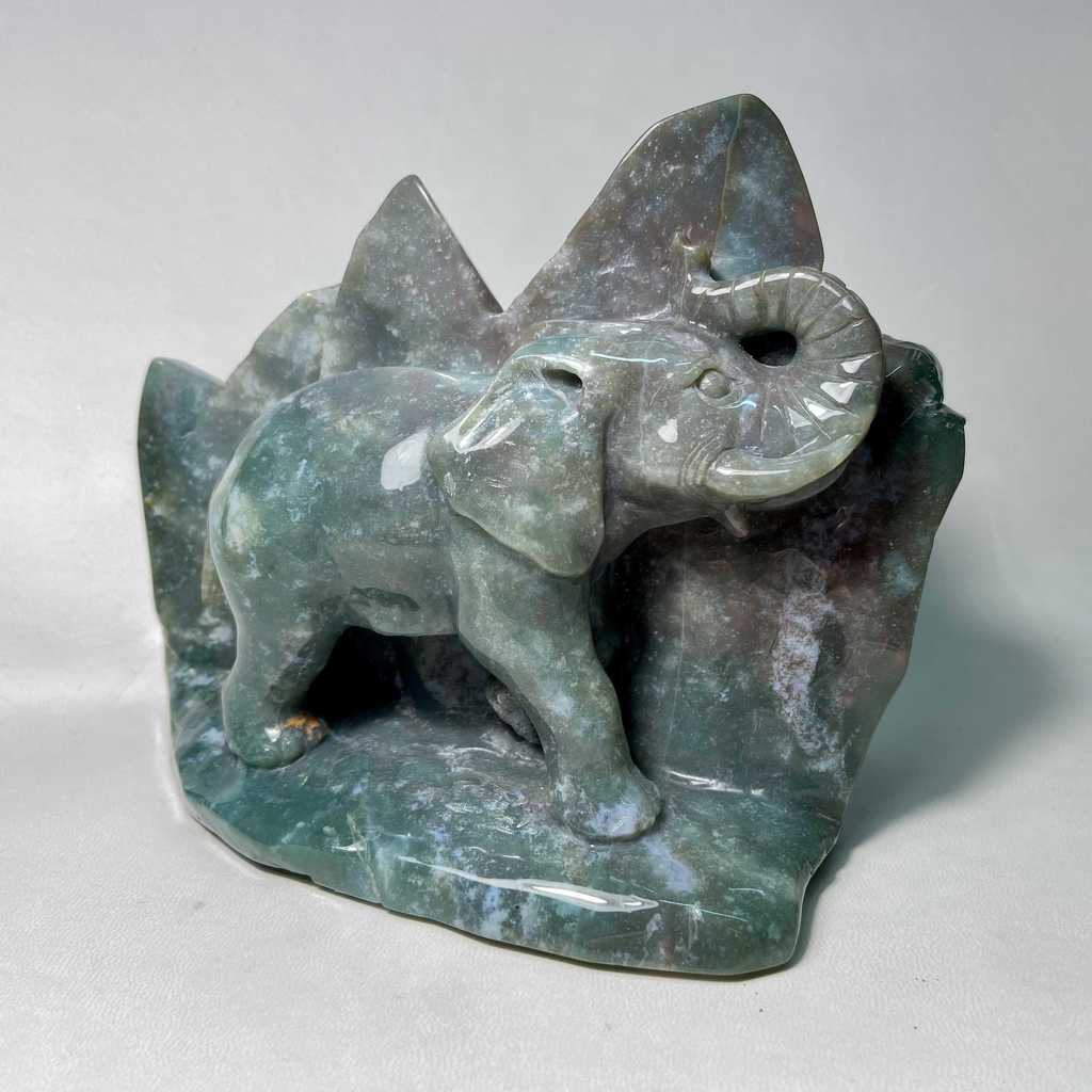 "Слон" барельеф (агат зеленый)