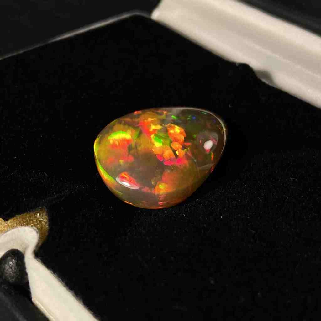 Опал (Эфиопия) кабошон