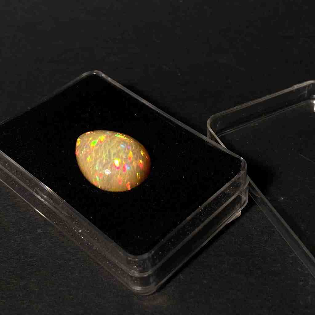 Кабошон опал (Эфиопия)