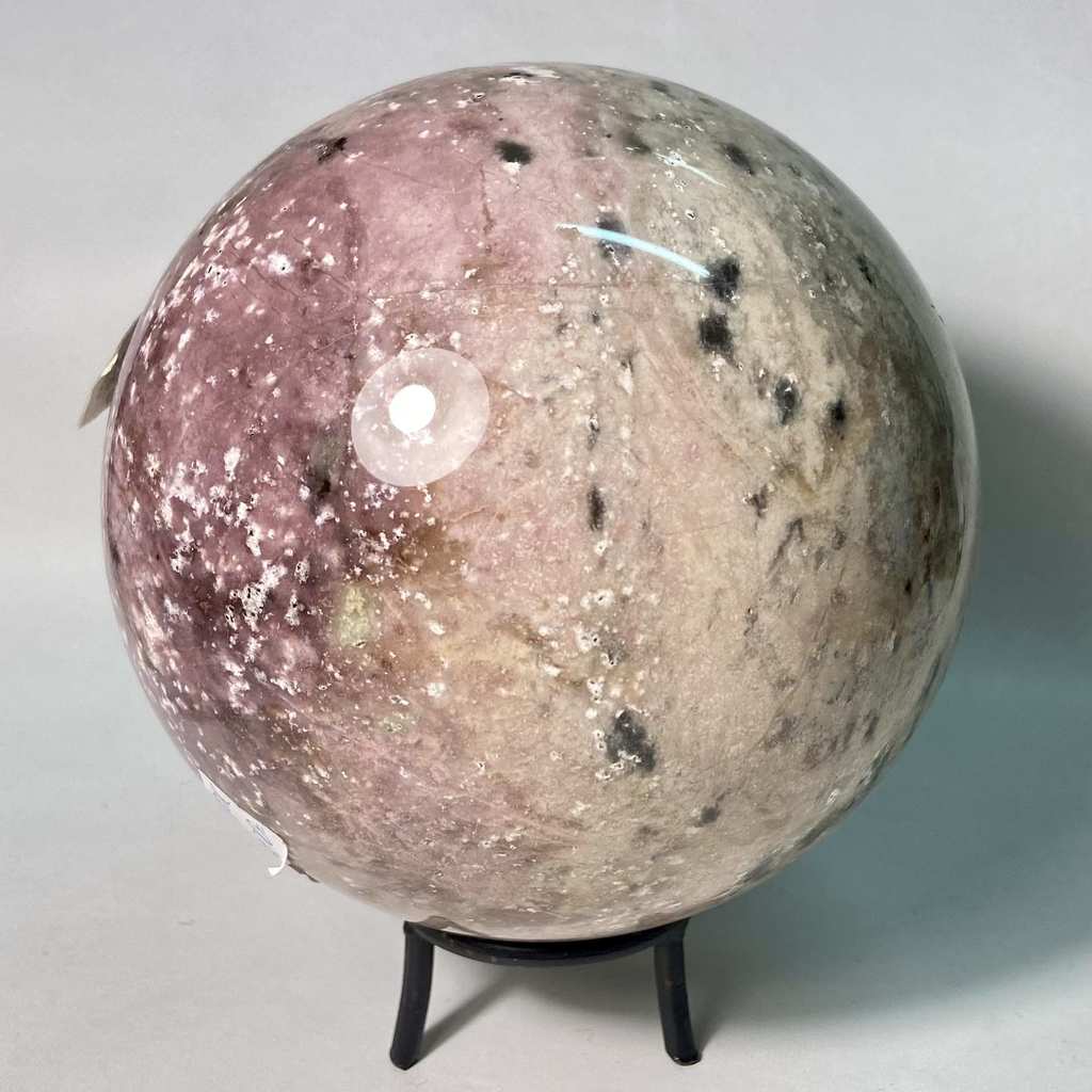 Шар (роденгит-роз.везувиан)