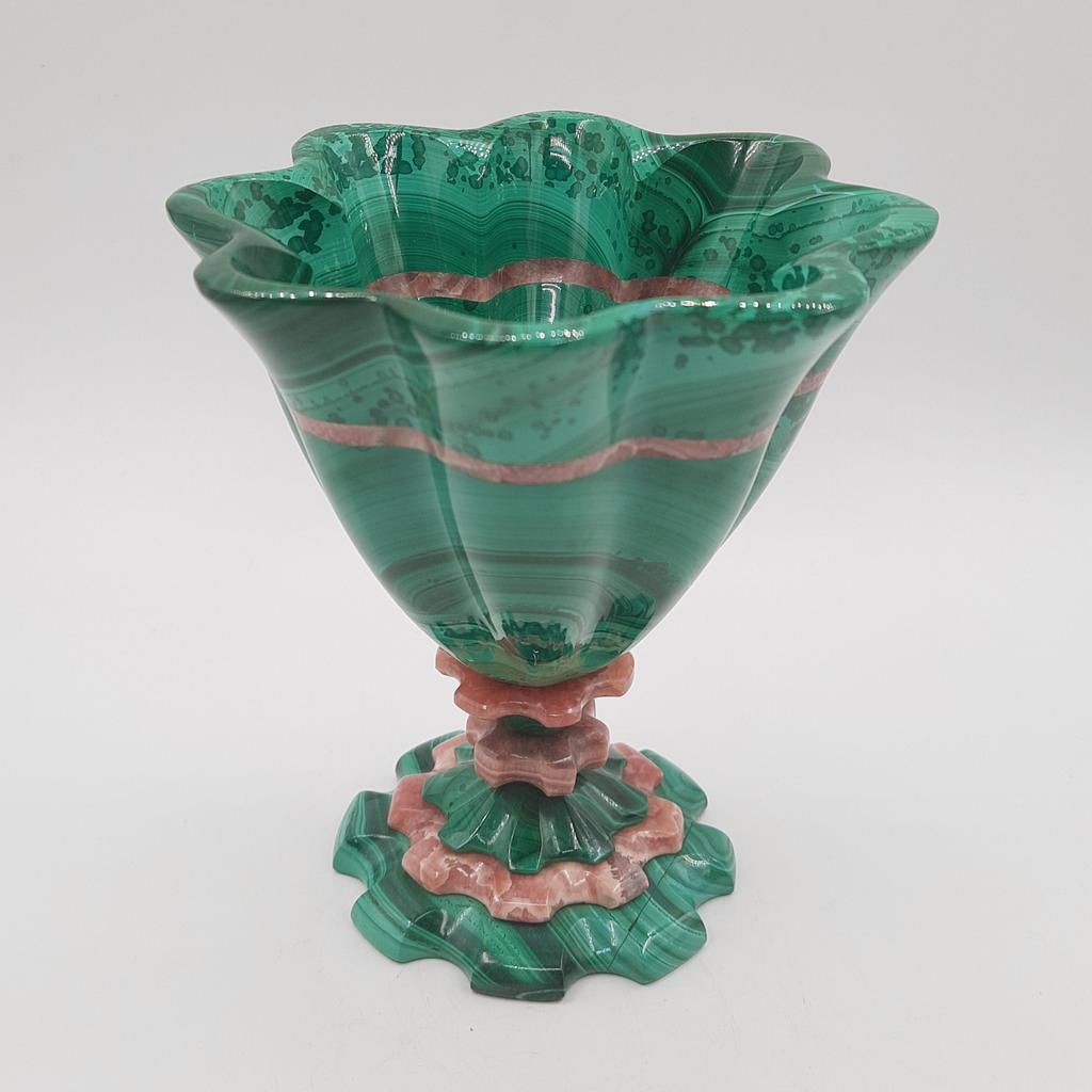 Ваза резная, малахит, родохрозит