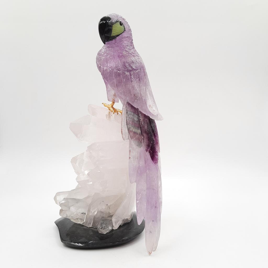 Скульптура "Попугай" на друзе горного хрусталя