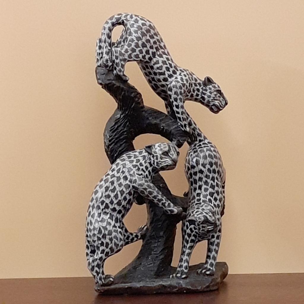 Скульптура "Группа леопардов на ветке"