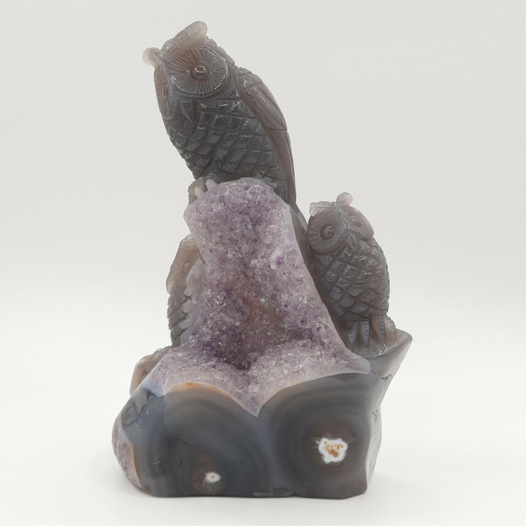 Скульптура "Три совы", агат с аметистовой друзой