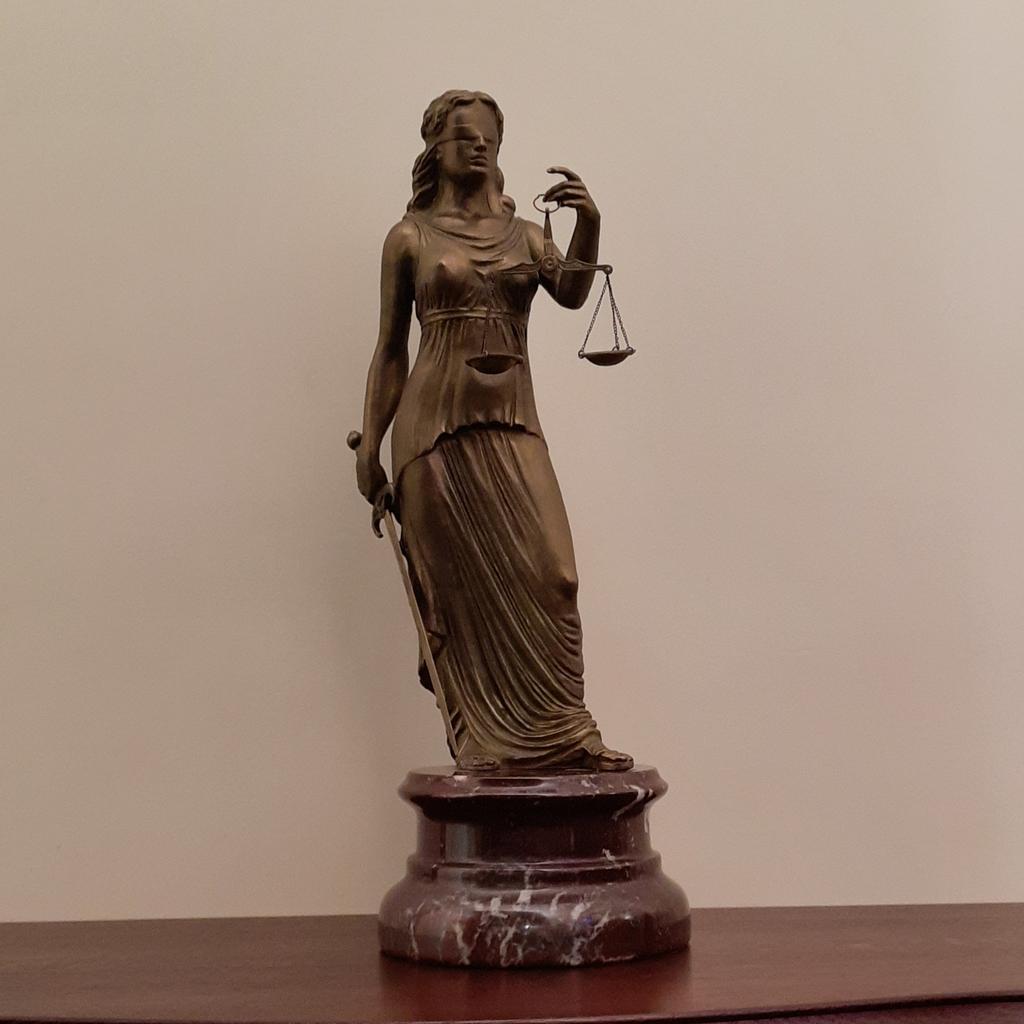 "Фемида", бронза, яшма