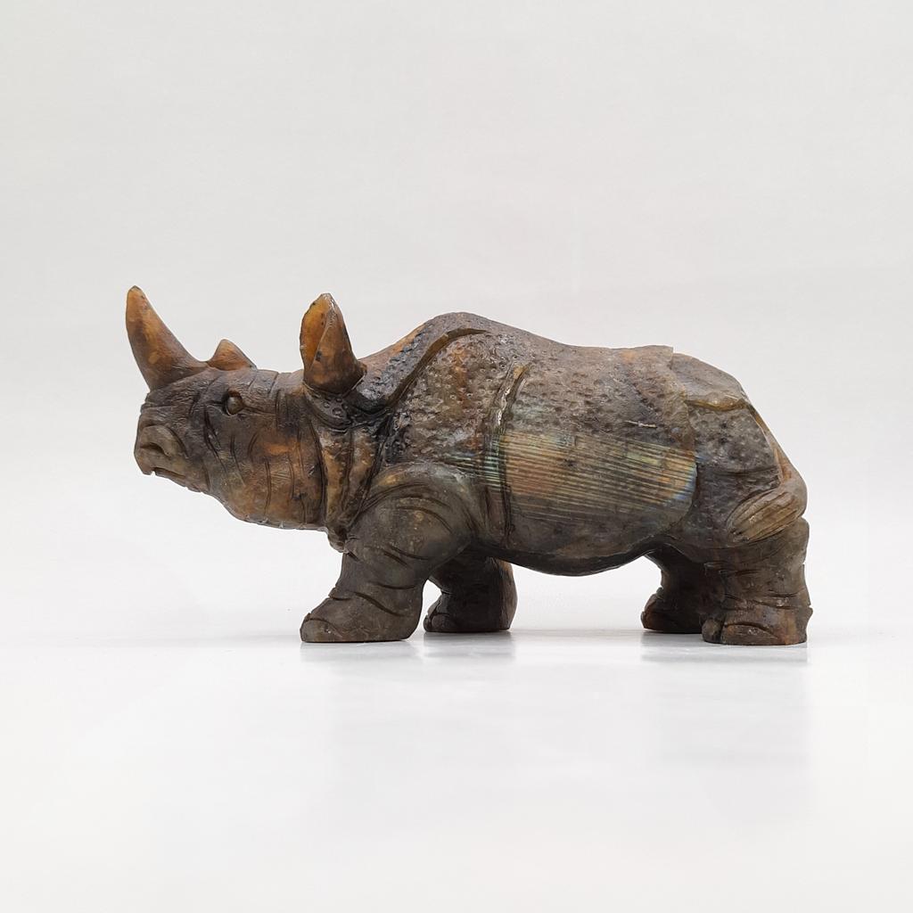 "Носорог", лабрадорит