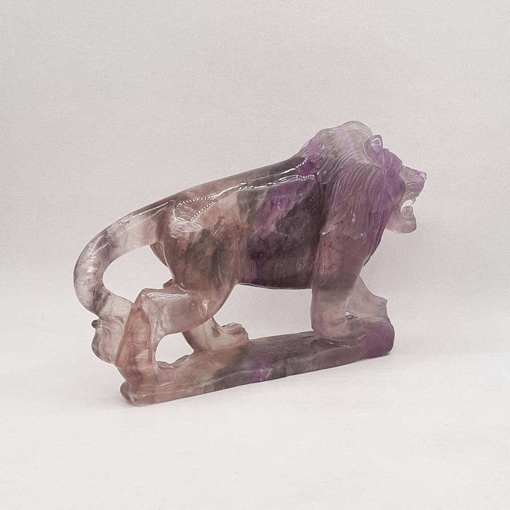 Скульптура "Лев", флюорит