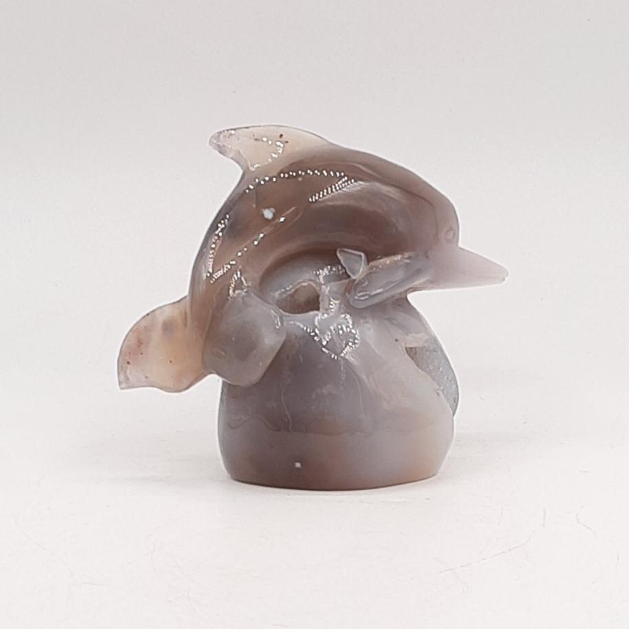 Скульптура "Дельфин" на друзе, халцедон голубой, Турция