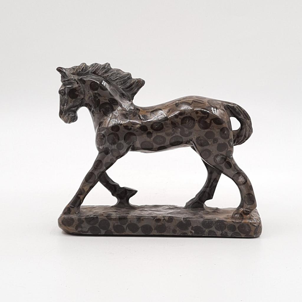 Скульптура "Лошадка", риолит