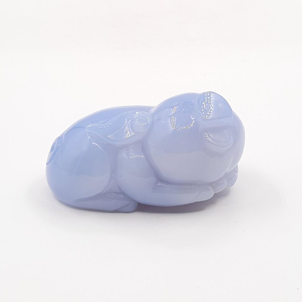 "Свинка весёлая", сапфирин-голубой халцедон, Турция